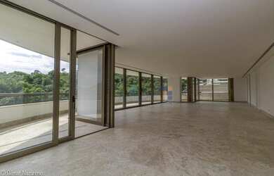 Imagem: O apartamento possui 4 Dormitórios, 5 Banheiros, 5 Vagas na