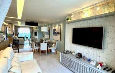 Imagem: O apartamento possui 3 Dormitórios, 1 Banheiro, 1 Vaga na garagem