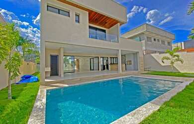 Imagem: A casa em condomínio possui 5 Dormitórios, 5 Banheiros, 4