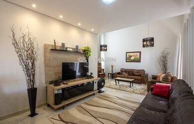 Imagem: A casa em condomínio possui 3 Dormitórios, 3 Banheiros, 2