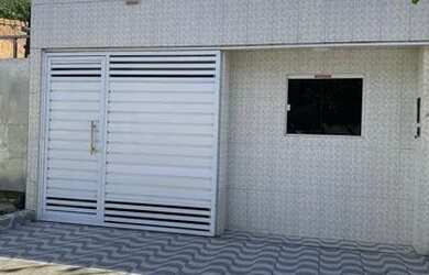 Imagem: A casa possui 2 Dormitórios, 2 Banheiros, 1 Vaga na garagem