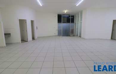 Imagem: O depósito possui 146m² de Área e está localizado em Centro