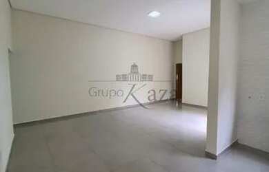 Imagem: A casa possui 3 Dormitórios, 2 Banheiros, 5 Vagas na garagem