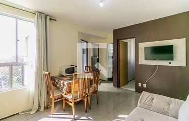 Imagem: O apartamento possui 2 Dormitórios, 1 Banheiro, 1 Vaga na garagem