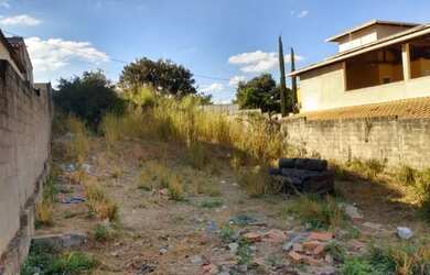 Imagem: O terreno possui 360m² de Área e está localizado em Adeodato