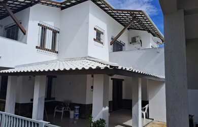 Imagem: A casa possui 4 Dormitórios, 4 Banheiros, 2 Vagas na garagem