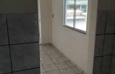 Imagem: A casa possui 1 Dormitório, 1 Banheiro, 100m² de Área e