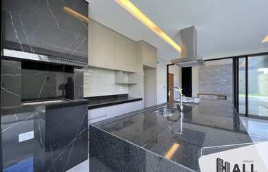 Imagem: A casa em condomínio possui 3 Dormitórios, 5 Banheiros, 4