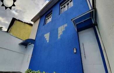 Imagem: O depósito possui 5 Vagas na garagem e 180m² de Área e está