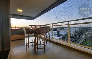 Imagem: O apartamento possui 3 Dormitórios, 4 Banheiros, 230m² de