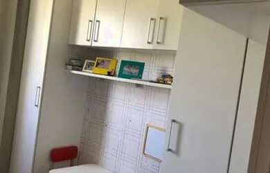 Imagem: O apartamento possui 2 Dormitórios, 1 Banheiro, 1 Vaga na garagem