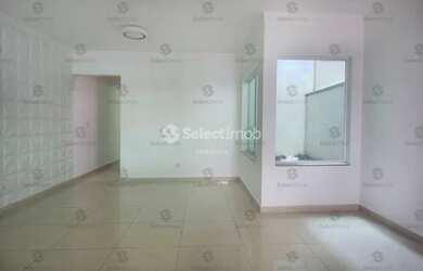 Imagem: A casa possui 3 Dormitórios, 3 Banheiros, 2 Vagas na garagem