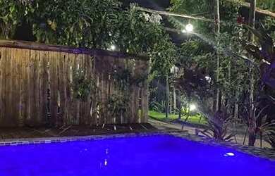 Imagem: A casa possui 1 Dormitório, 1 Banheiro, 1 Vaga na garagem