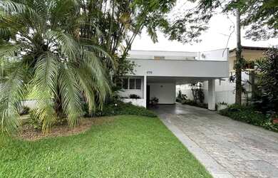 Imagem: A casa em condomínio possui 3 Dormitórios, 4 Banheiros, 4