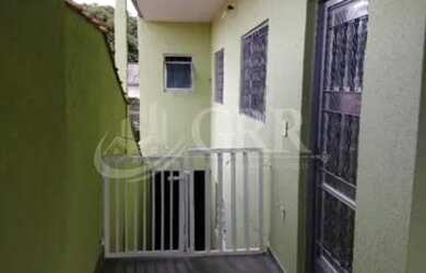 Imagem: A casa possui 3 Dormitórios, 2 Banheiros, 5 Vagas na garagem