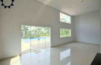 Imagem: A casa possui 5 Dormitórios, 5 Banheiros, 5 Vagas na garagem