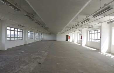 Imagem: O depósito possui 215m² de Área e está localizado em Vila