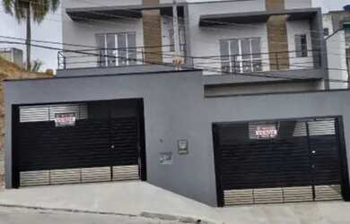 Imagem: A casa possui 2 Dormitórios, 1 Banheiro, 4 Vagas na garagem