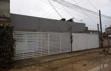 Imagem: A casa possui 2 Dormitórios, 1 Banheiro e está localizado