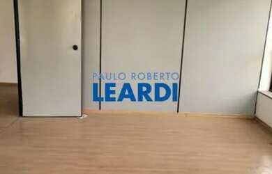 Imagem: O depósito possui 1 Vaga na garagem, 56m² de Área e está