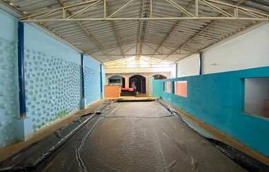 Imagem: O depósito possui 4 Vagas na garagem e 700m² de Área e está