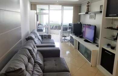 Imagem: O apartamento possui 3 Dormitórios, 2 Banheiros, 2 Vagas na