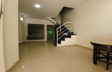 Imagem: A casa em condomínio possui 2 Dormitórios, 3 Banheiros, 2