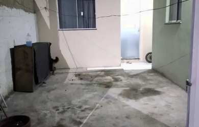 Imagem: A casa possui 3 Dormitórios, 1 Banheiro, 1 Vaga na garagem