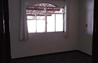 Imagem 2: Casa 3/4. Varanda, 2 Vagas na garageme3 Dormitórios