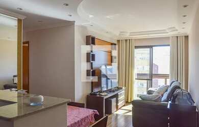 Imagem: O apartamento possui 3 Dormitórios, 1 Banheiro, 2 Vagas na