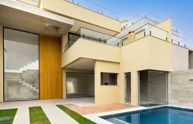 Imagem: A casa em condomínio possui 4 Dormitórios, 5 Banheiros, 3