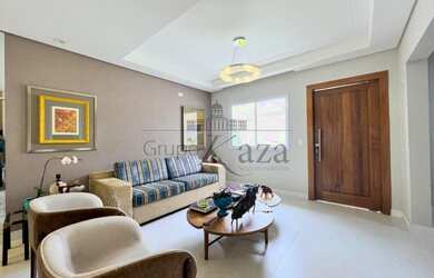 Imagem: A casa em condomínio possui 4 Dormitórios, 4 Banheiros, 3