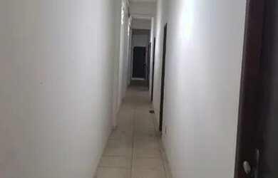 Imagem: O depósito possui 2 Vagas na garagem, 600m² de Área e está