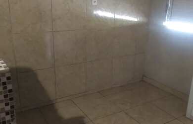 Imagem: A casa possui 1 Dormitório, 1 Banheiro e está localizado