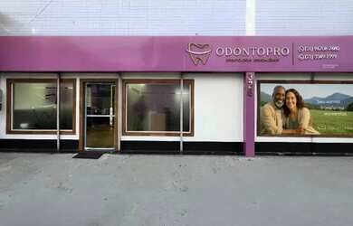 Imagem: O depósito possui 5 Vagas na garagem, 165m² de Área e está