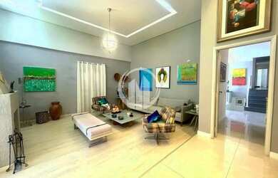 Imagem: A casa em condomínio possui 4 Dormitórios, 4 Banheiros, 3