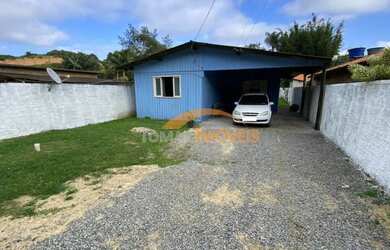 Imagem: A casa possui 1 Dormitório, 1 Banheiro, 1 Vaga na garagem