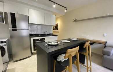 Imagem: O apartamento possui 2 Dormitórios, 1 Banheiro, 1 Vaga na garagem