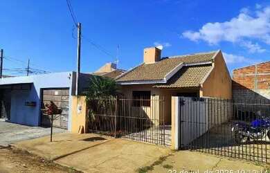 Imagem: A casa possui 2 Dormitórios, 1 Banheiro, 150m² de Área e