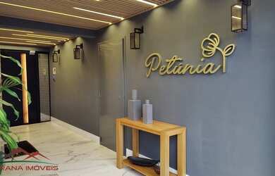 Imagem: O apartamento possui 1 Dormitório, 1 Banheiro, 1 Vaga na garagem