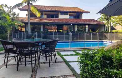 Imagem: A casa em condomínio possui 4 Dormitórios, 5 Banheiros, 4