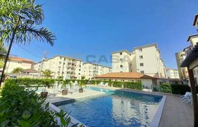 Imagem: A casa possui 3 Dormitórios, 2 Banheiros, 2 Vagas na garagem