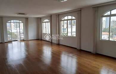 Imagem: O apartamento possui 4 Dormitórios, 4 Banheiros e 250m² de