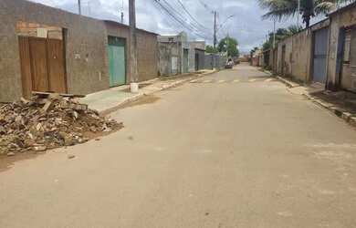 Imagem: A casa possui 2 Dormitórios, 2 Banheiros, 5 Vagas na garagem