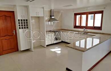 Imagem: A casa em condomínio possui 3 Dormitórios, 2 Banheiros, 4