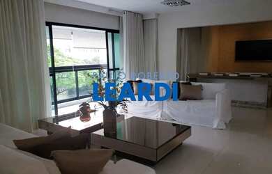 Imagem: O apartamento possui 4 Dormitórios, 5 Banheiros, 3 Vagas na