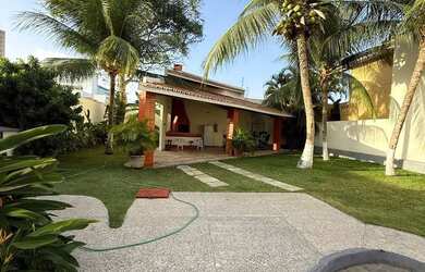 Imagem: A casa em condomínio possui 4 Dormitórios, 4 Banheiros, 3