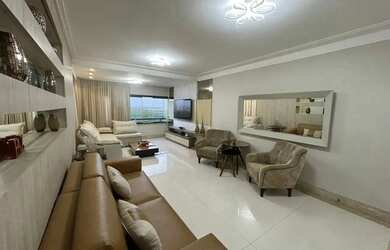 Imagem: O apartamento possui 4 Dormitórios, 5 Banheiros, 2 Vagas na