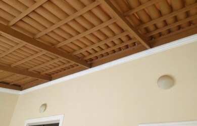 Imagem: A casa possui 3 Dormitórios, 2 Banheiros, 2 Vagas na garagem