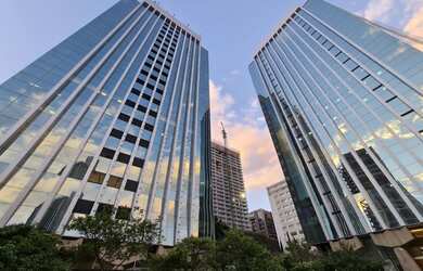 Imagem: O depósito possui 5 Vagas na garagem, 725m² de Área e está